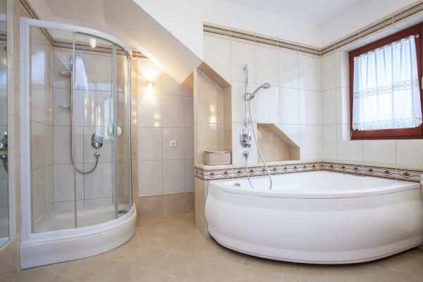 Cost of Oversized Bathtub Installation in Heber City